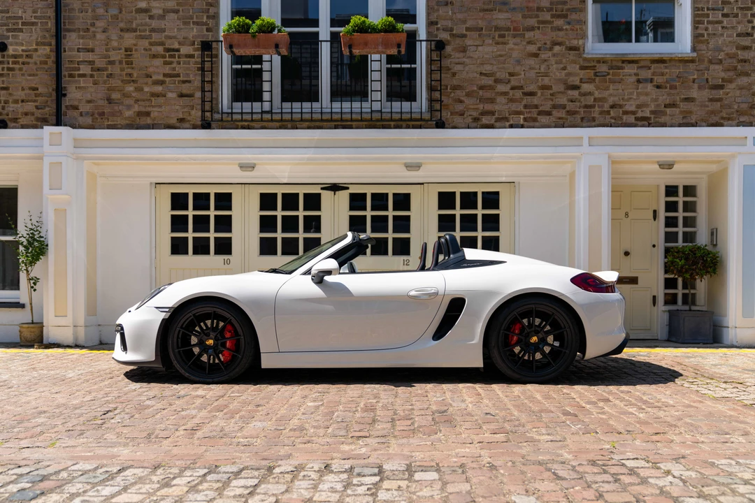 2016 Porsche 981 Boxster Spyder - Image 9 of 31