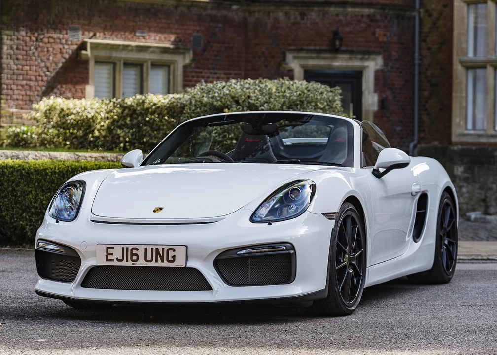 2016 Porsche 981 Boxster Spyder - Image 11 of 31
