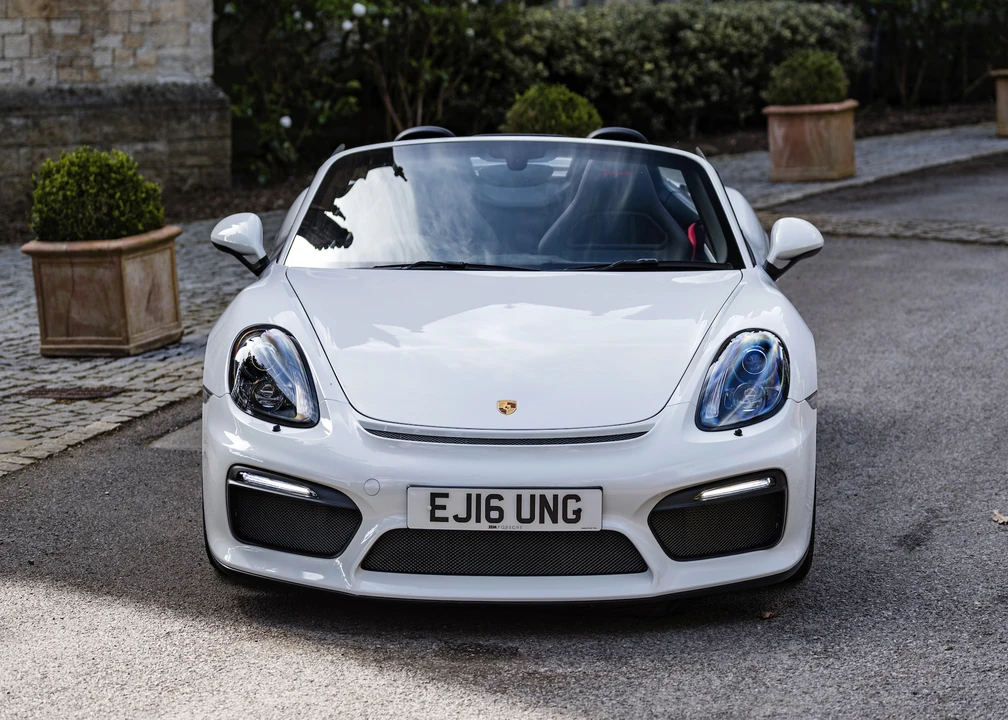 2016 Porsche 981 Boxster Spyder - Image 13 of 31