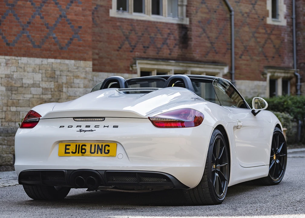 2016 Porsche 981 Boxster Spyder - Image 6 of 31