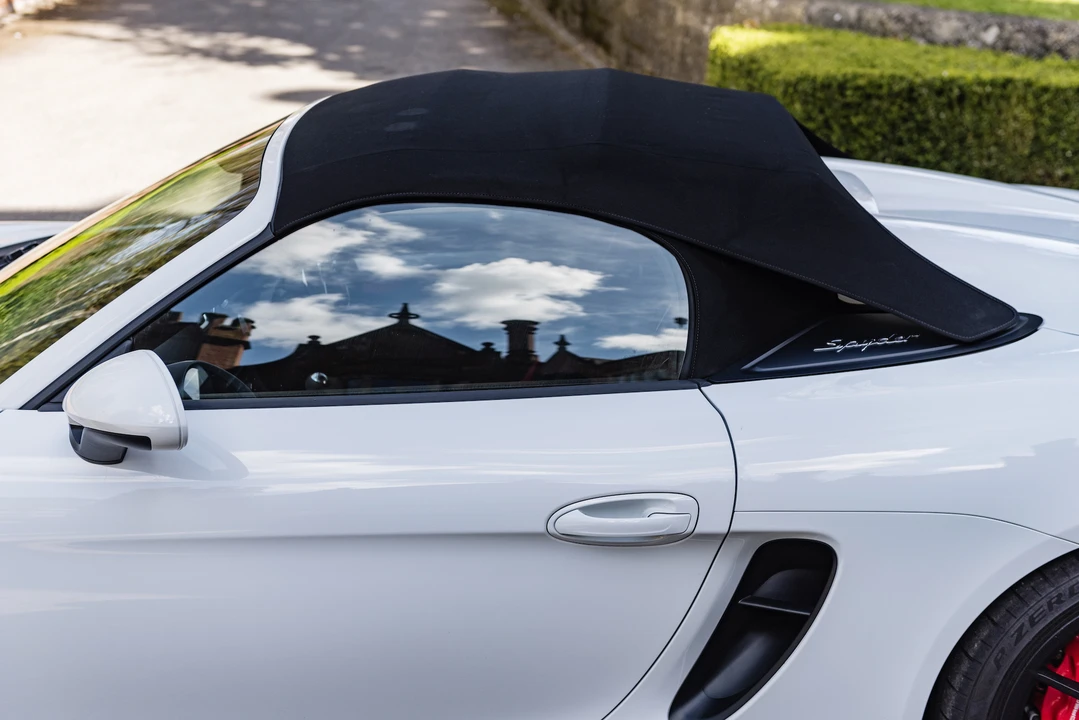 2016 Porsche 981 Boxster Spyder - Image 28 of 31