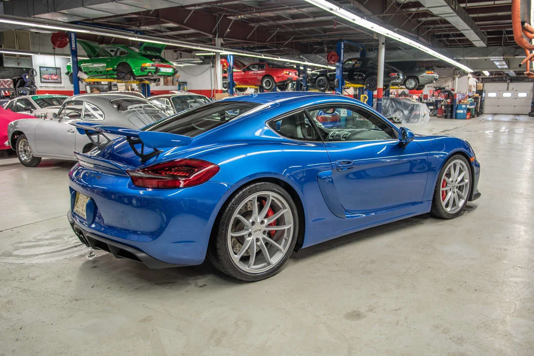 2016 Porsche 981 Cayman GT4 - Image 8 of 31