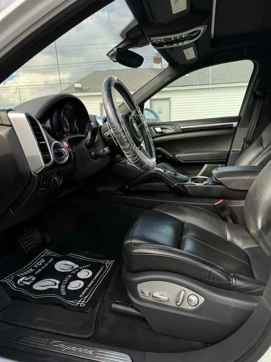 2016 Porsche 958 Cayenne - Image 6 of 6