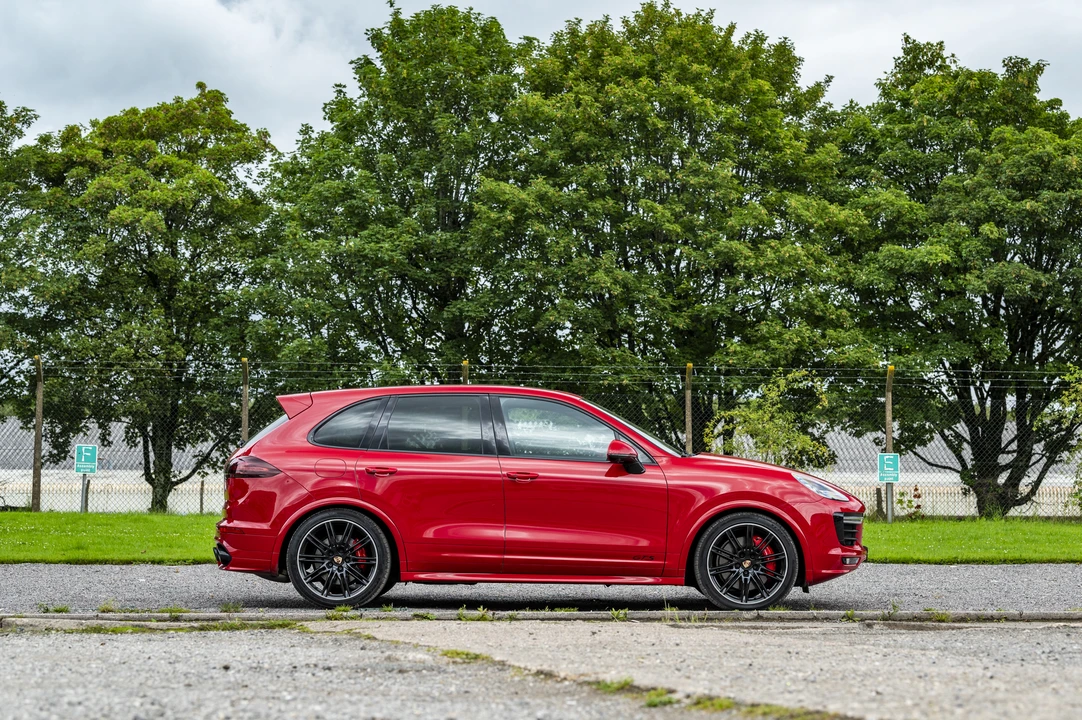 2016 Porsche 958 Cayenne GTS - Image 13 of 31