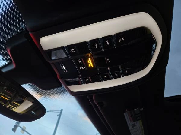 2016 Porsche 958 Cayenne - Image 6 of 12