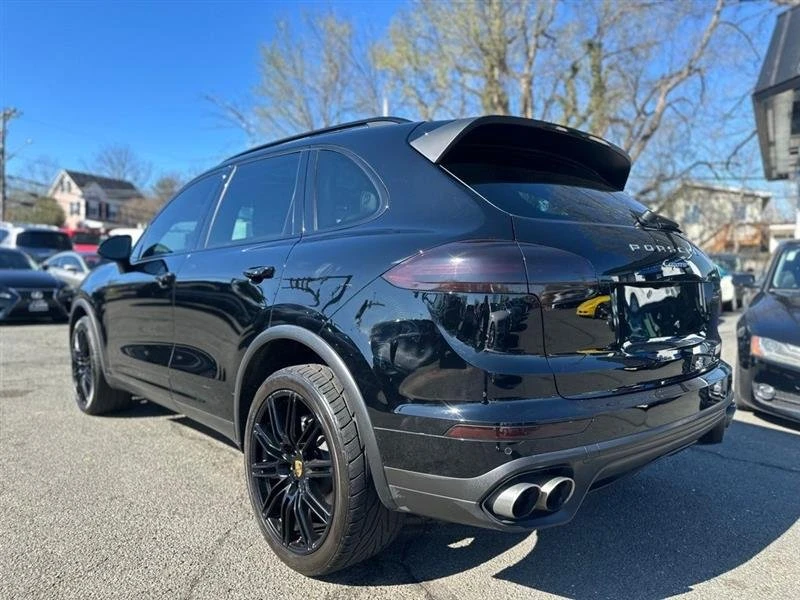 2016 Porsche 958 Cayenne - Image 2 of 20
