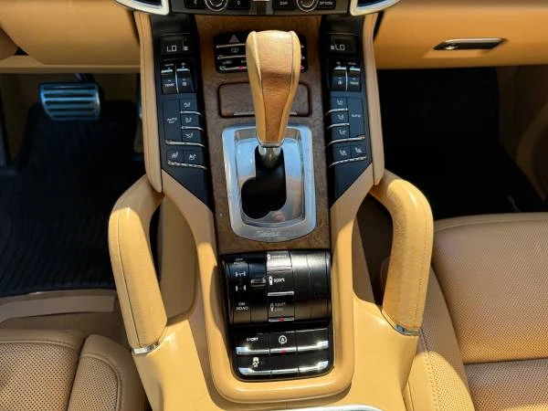 2016 Porsche 958 Cayenne S - Image 12 of 21