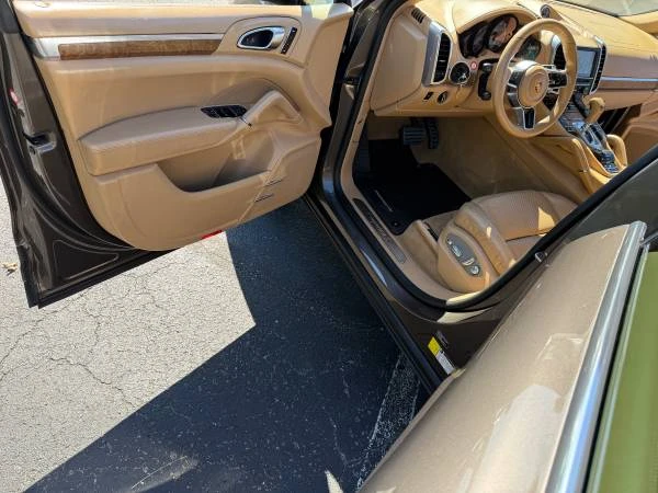 2016 Porsche 958 Cayenne S - Image 14 of 21