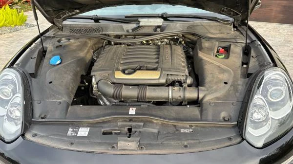 2016 Porsche 958 Cayenne - Image 14 of 16