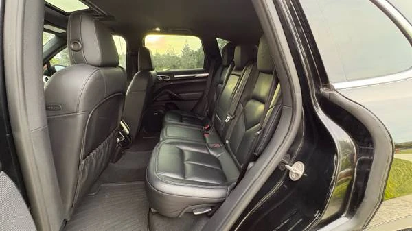 2016 Porsche 958 Cayenne - Image 9 of 16