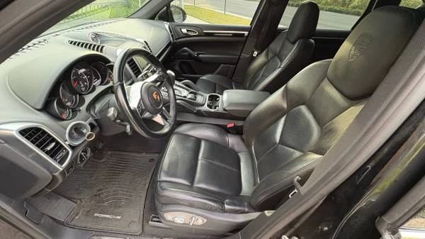 2016 Porsche 958 Cayenne - Image 8 of 16