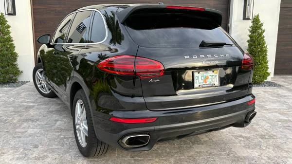 2016 Porsche 958 Cayenne - Image 3 of 16