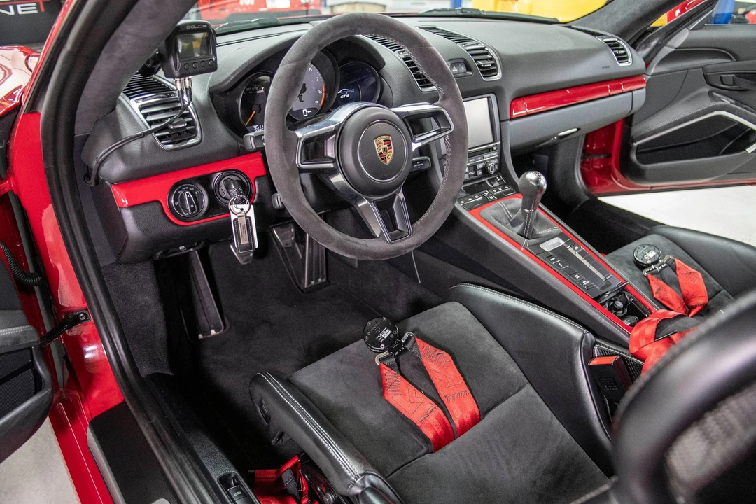 2016 Porsche 981 Cayman GT4 - Image 7 of 10