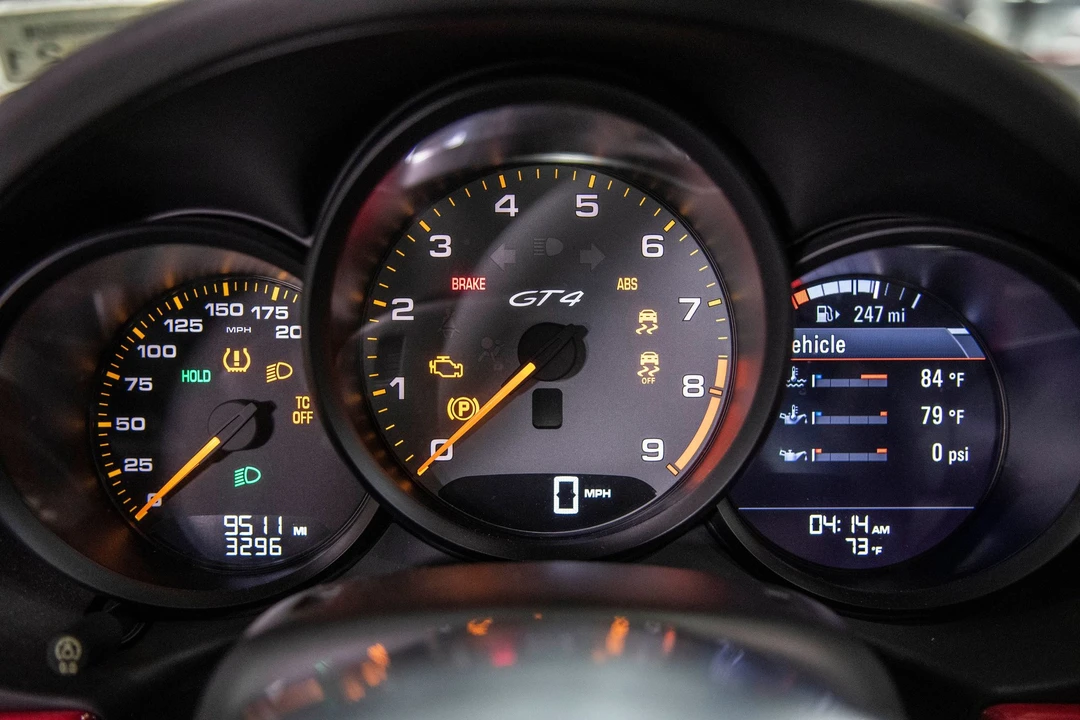 2016 Porsche 981 Cayman GT4 - Image 8 of 10