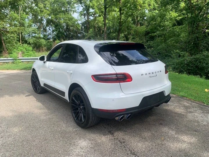 2016 Porsche Macan - Image 5 of 9