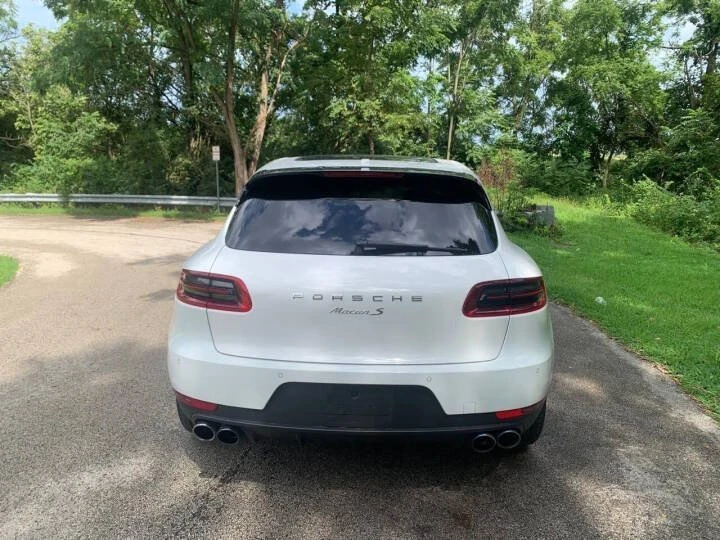 2016 Porsche Macan - Image 6 of 9