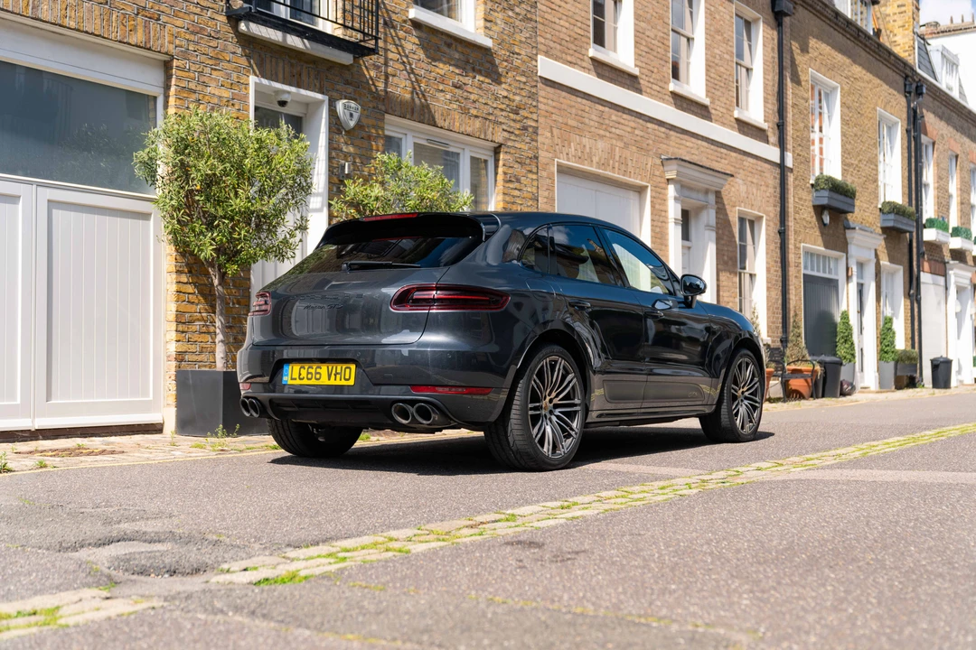 2016 Porsche Macan GTS - Image 15 of 31