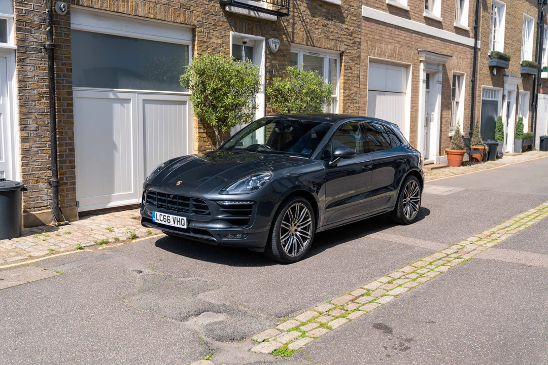 2016 Porsche Macan GTS - Image 11 of 31