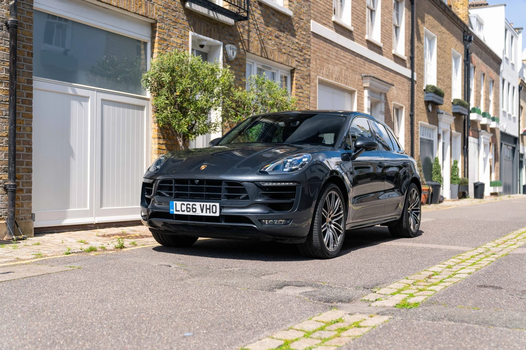 2016 Porsche Macan GTS - Image 18 of 31
