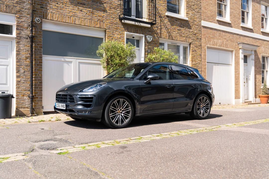2016 Porsche Macan GTS - Image 19 of 31