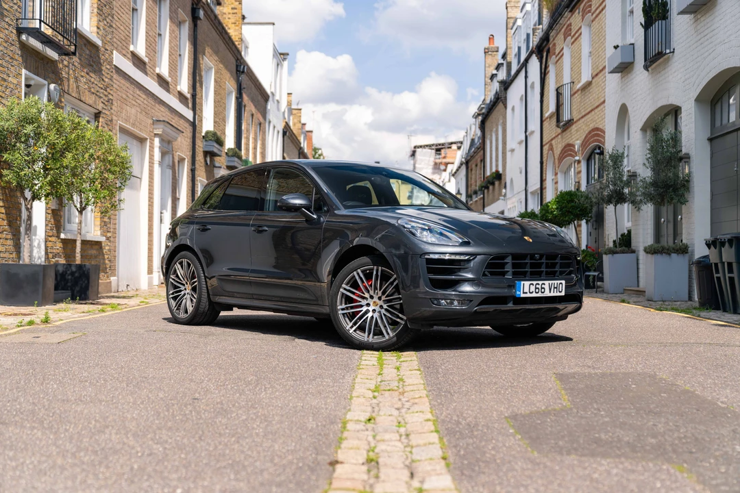 2016 Porsche Macan GTS - Image 17 of 31