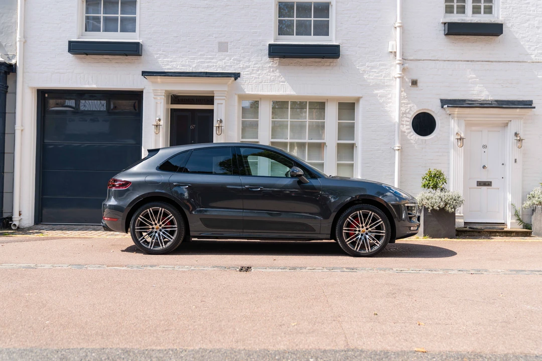 2016 Porsche Macan GTS - Image 16 of 31