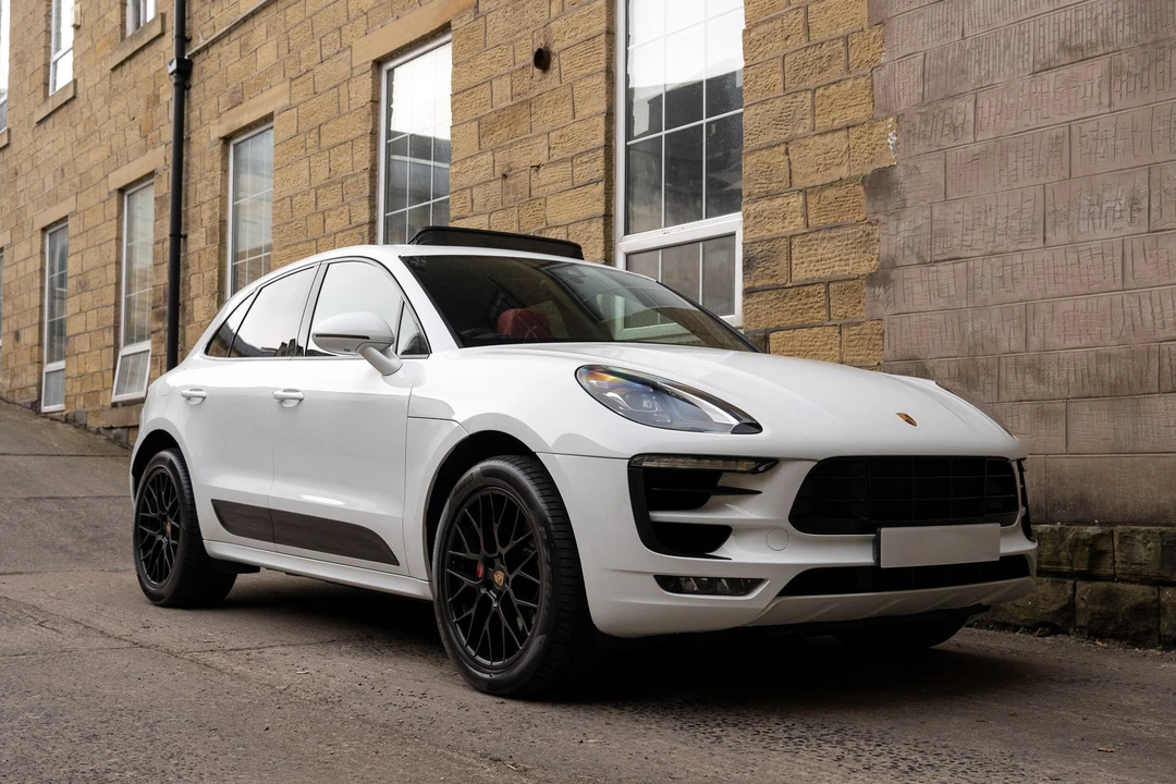 2016 Porsche Macan GTS - Image 2 of 31
