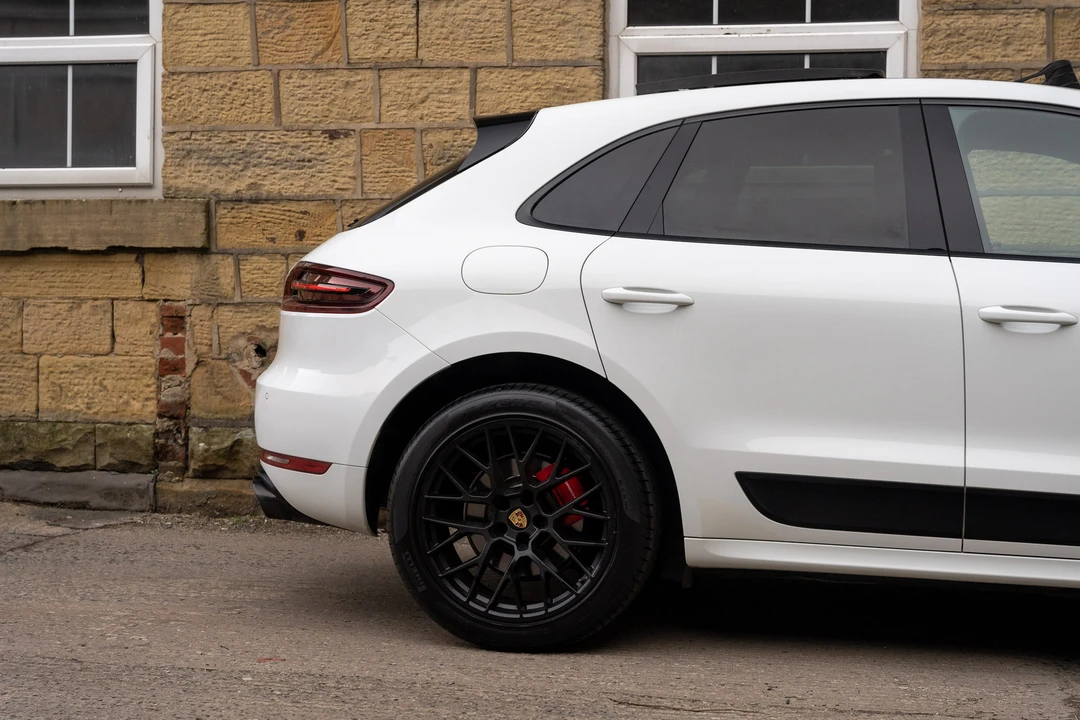 2016 Porsche Macan GTS - Image 25 of 31