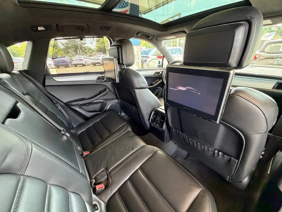 2016 Porsche Macan - Image 3 of 5