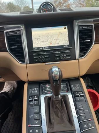 2016 Porsche Macan S - Image 13 of 21