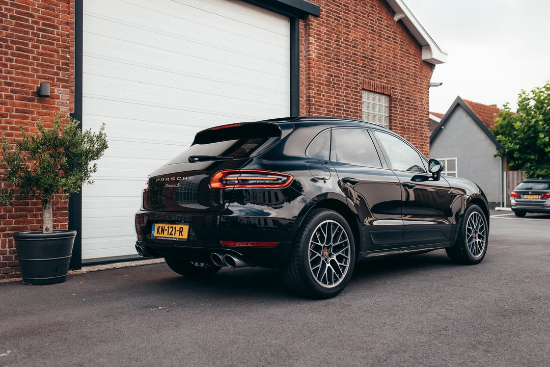 2016 Porsche Macan S - Image 11 of 31