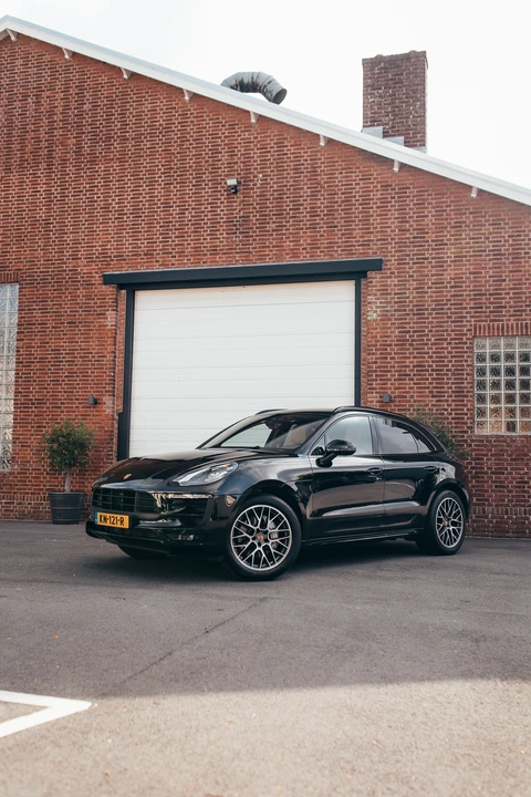 2016 Porsche Macan S - Image 16 of 31