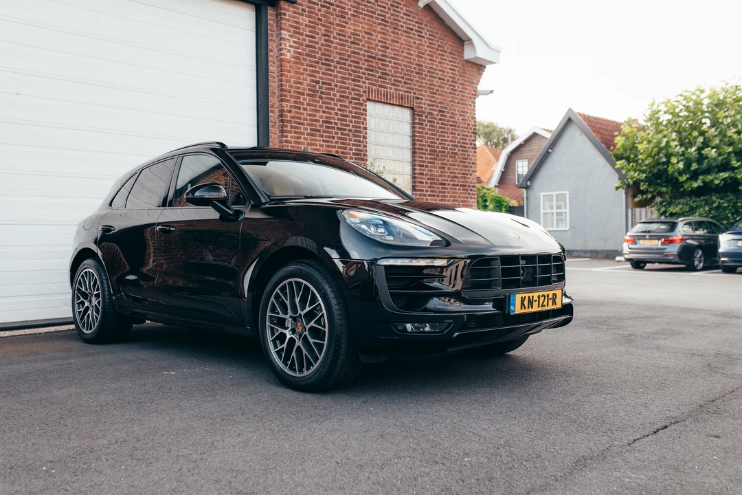 2016 Porsche Macan S - Image 14 of 31