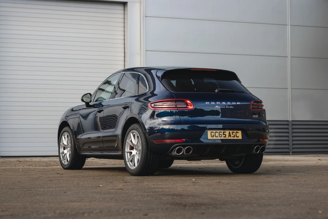 2016 Porsche Macan Turbo - Image 8 of 31
