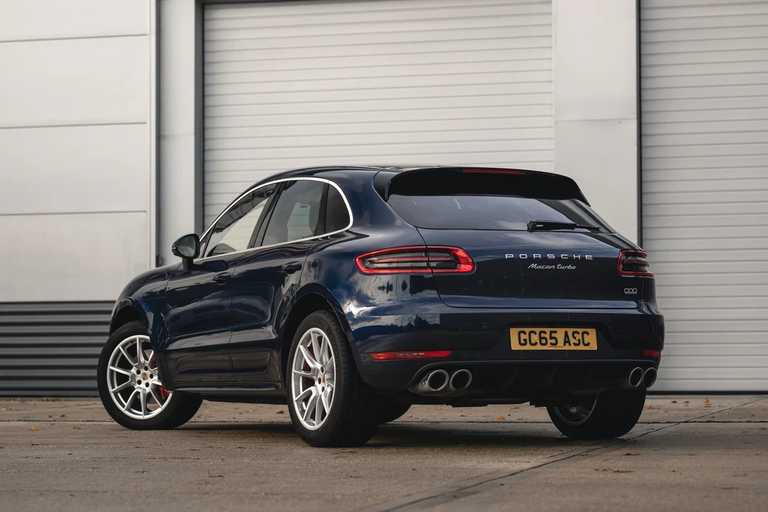 2016 Porsche Macan Turbo - Image 14 of 31