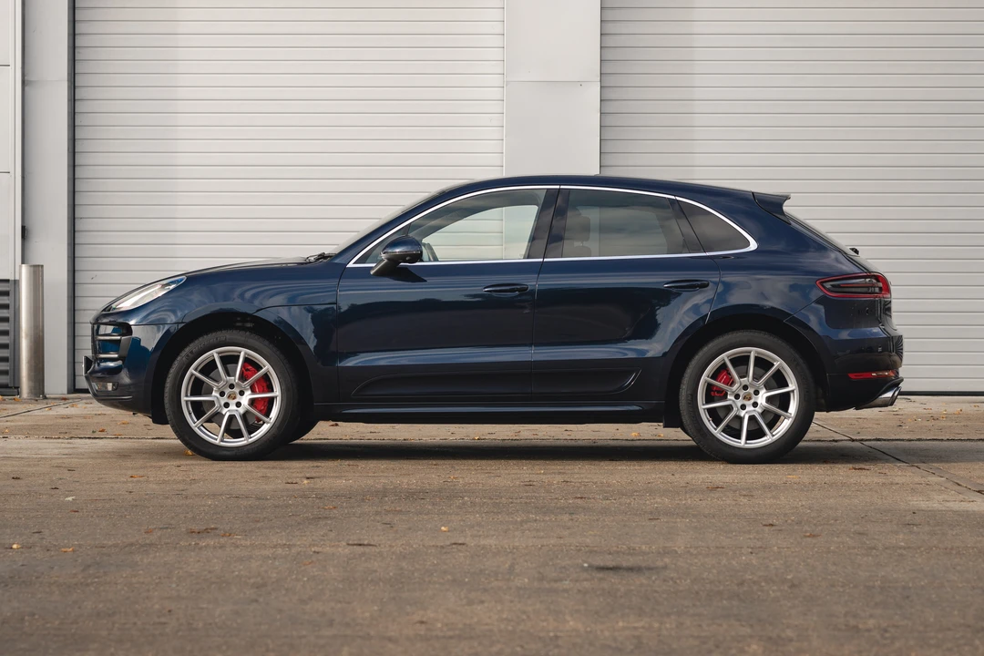 2016 Porsche Macan Turbo - Image 9 of 31