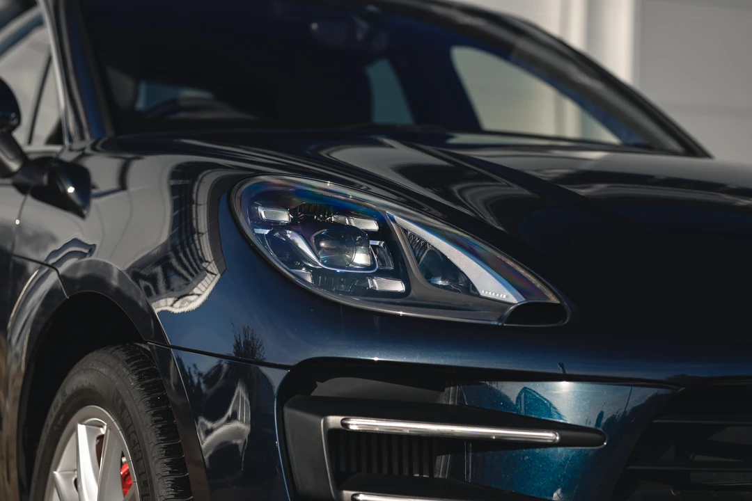 2016 Porsche Macan Turbo - Image 19 of 31