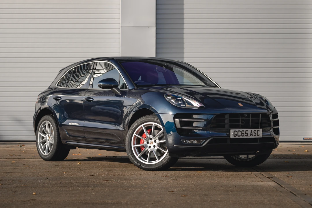 2016 Porsche Macan Turbo - Image 2 of 31