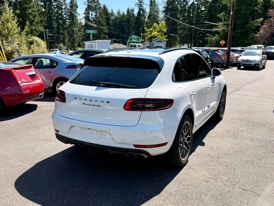 2016 Porsche Macan Turbo - Image 5 of 9