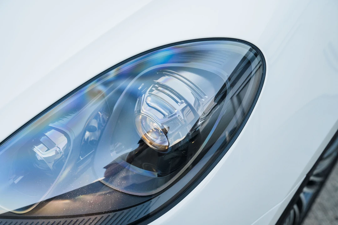 2016 Porsche Macan Turbo - Image 29 of 31