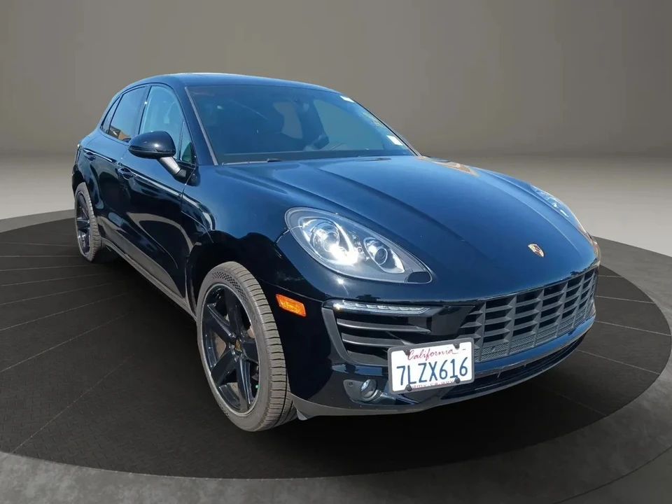 2016 Porsche Macan - Image 8 of 12