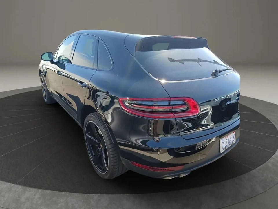 2016 Porsche Macan - Image 10 of 12