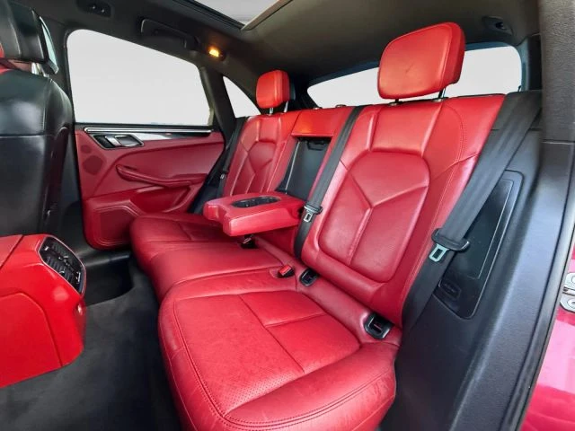 2016 Porsche Macan - Image 15 of 31