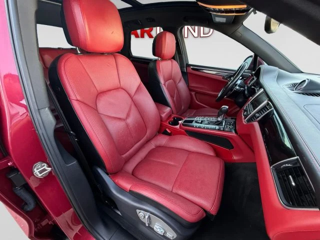 2016 Porsche Macan - Image 25 of 31