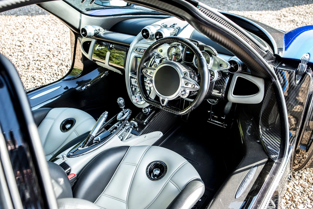 2016 Pagani Huayra - Image 20 of 31