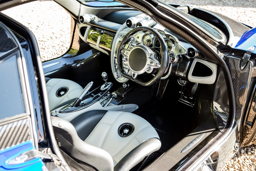 2016 Pagani Huayra - Image 14 of 31