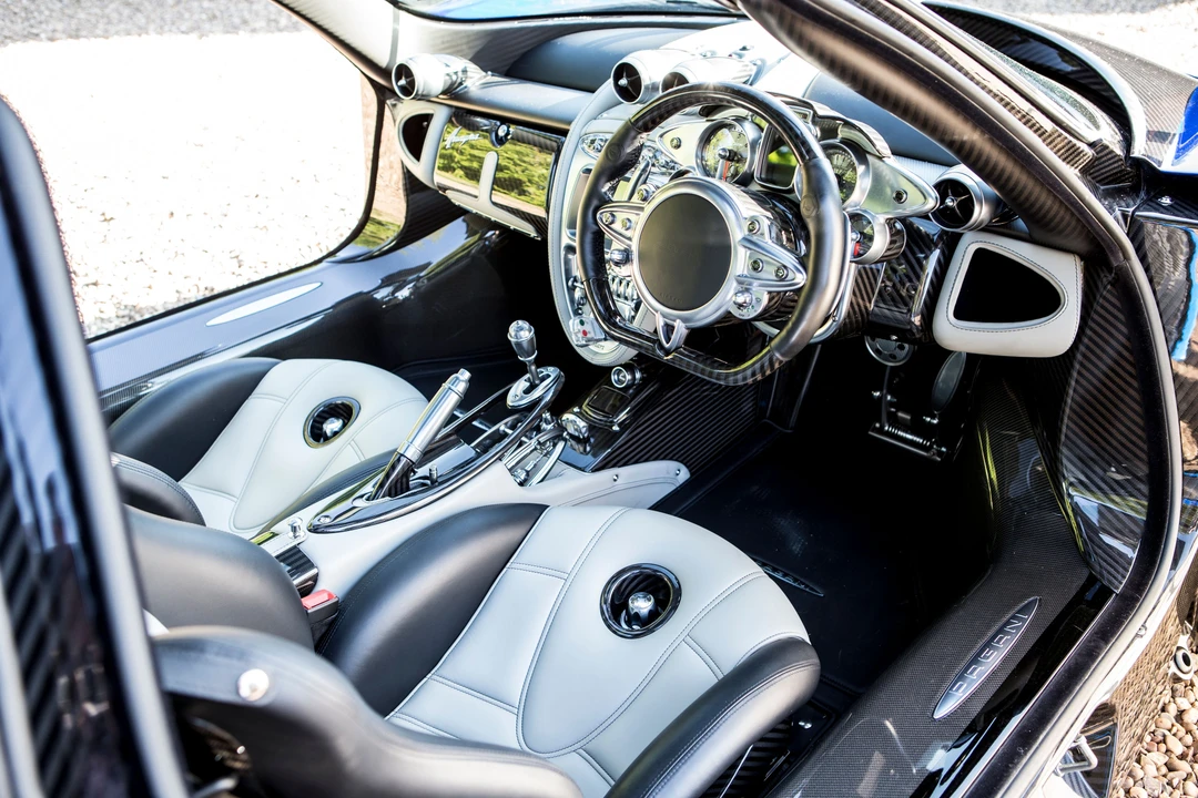 2016 Pagani Huayra - Image 12 of 31