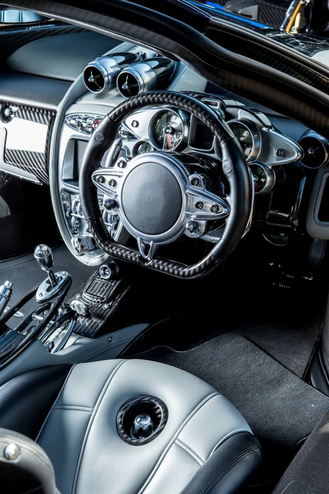 2016 Pagani Huayra - Image 27 of 31