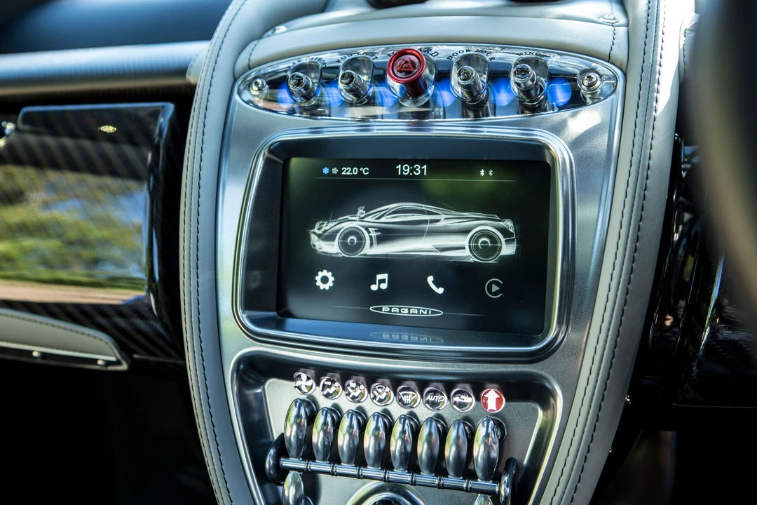 2016 Pagani Huayra - Image 7 of 31