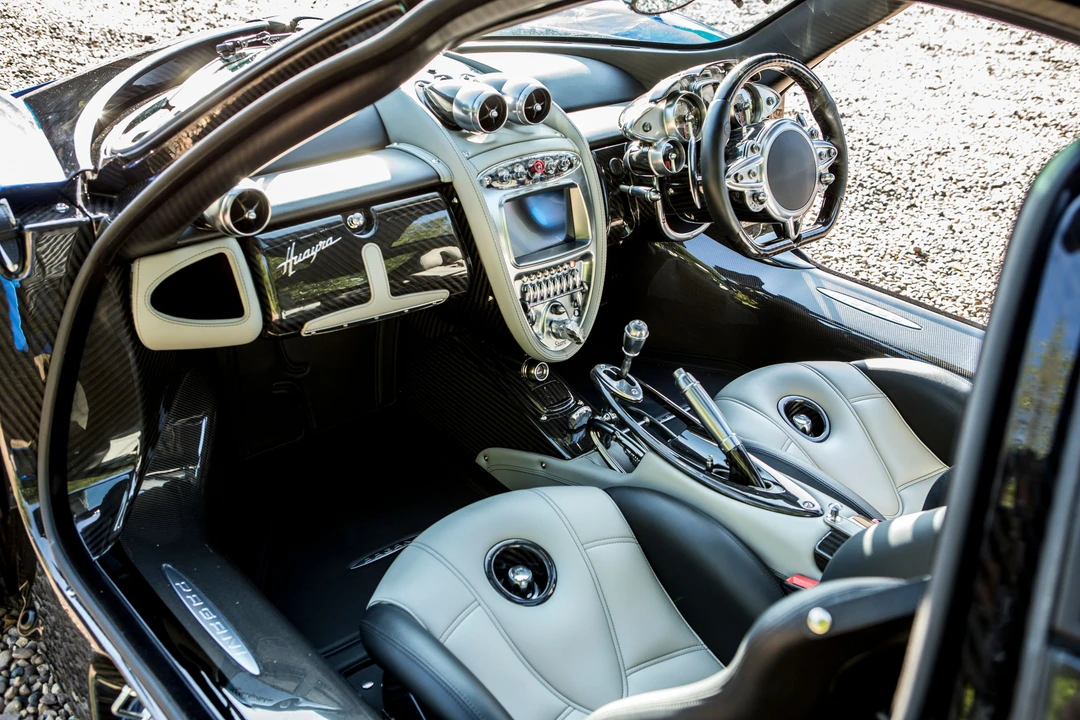 2016 Pagani Huayra - Image 22 of 31